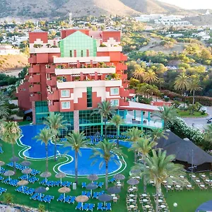 World Riwo Hotel. Отель